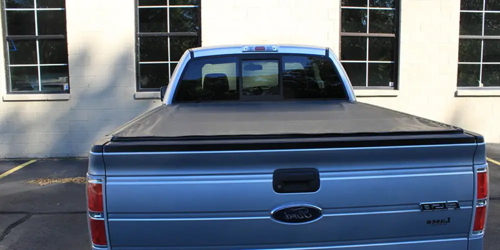Can Dogs Ride Under Tonneau Covers article featured image